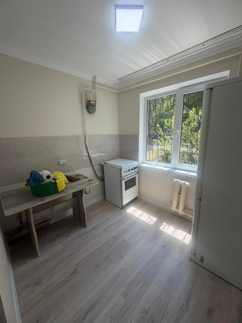 Продажа, 104 серия, 2 ком, 44 м2, этаж 1/4, Сост: Евроремонт
