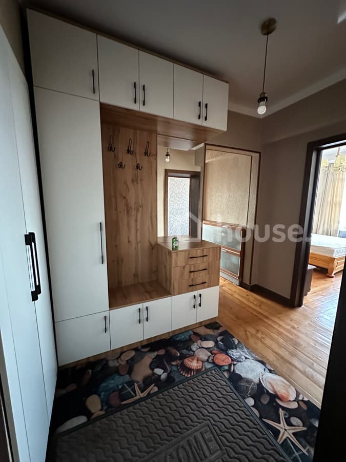 3 ком, Сталинка, 70 м2, этаж 5/5