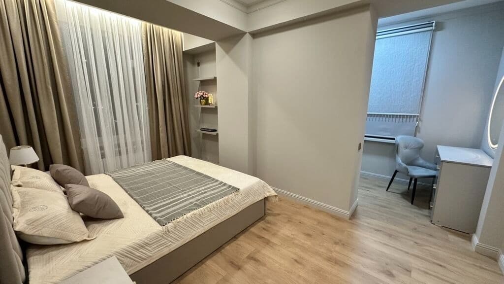 Элитка, 65 м2, этаж 13/14, ж/к Нью-Йорк сити (New York city), Сост: Евроремонт
