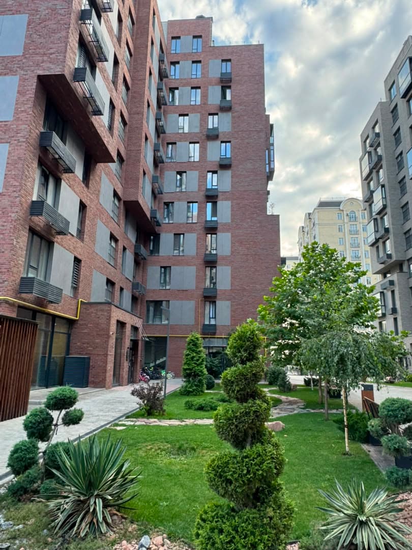 Элитка, 3 ком, 90 м2, этаж 7/9, ж/к Малина (Malina), Сост: Евроремонт