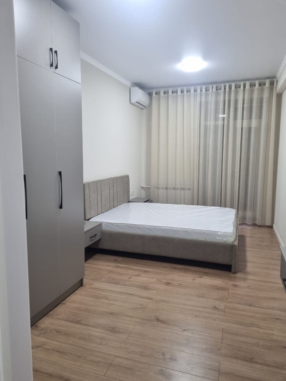 3 ком, Сталинка, 90 м2, этаж 3/3, Сост: Евроремонт